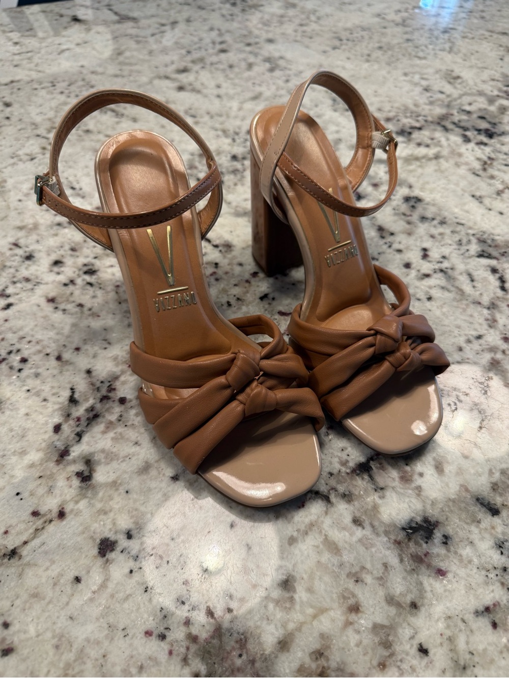 Vizzano scrappy leather pumps  MADE IN BRAZIL Pumps 8